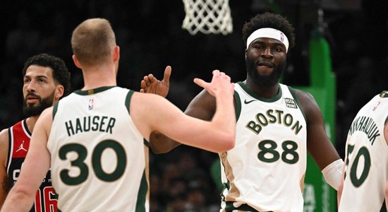 Latvieši nespēlē; 'Celtics' un 'Hornets' ar uzvarām noslēdz NBA pamatturnīru