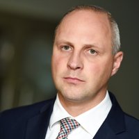 SM valsts sekretārs kopā ar 'airBaltic' vadību atpūties Tatros, ziņo laikraksts