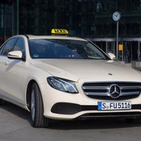 "Mercedes" taksometru tirgus sarucis par 71%, bet autoražotāju tas neuztrauc