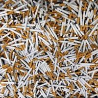 VID anulē licenci nelegālu cigarešu ražotnei Rēzeknē