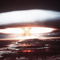 Эксперты: Мир - на пороге ядерной катастрофы, причины - конфликт с КНДР и новая доктрина США