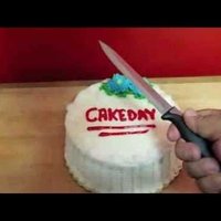 ВИДЕО: Как быстро разрезать торт без ножа?