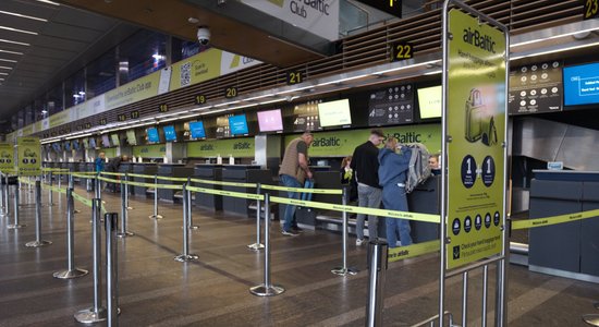 Работа Рижского аэропорта была приостановлена на полчаса из-за подозрительного летающего объекта