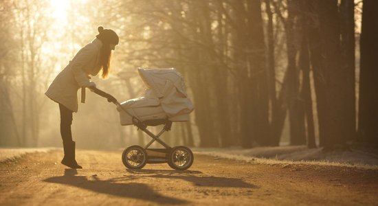 Darba devēja pabalstu bērna piedzimšanas gadījumā plānots neaplikt ar IIN