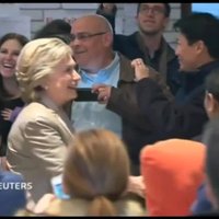 Video: Klintone un Tramps nobalso ASV prezidenta vēlēšanās