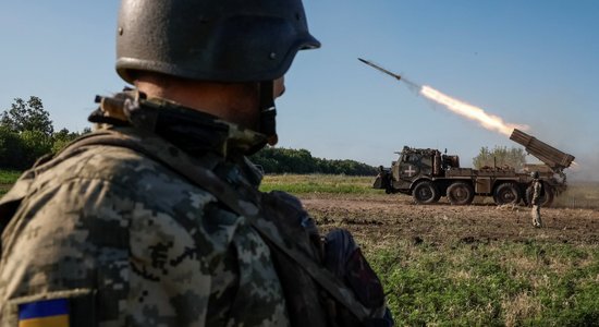 Ukraiņu raķešu triecienā Krimā nodarīti postījumi okupantu armijas lidlaukam