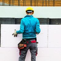 Februārī piebremzējies darba algu kāpums būvniecībā