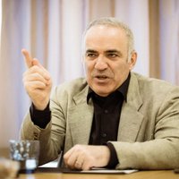 Kasparovs: Cilvēkiem, nevis tehnoloģijām ir monopols pār ļaunumu