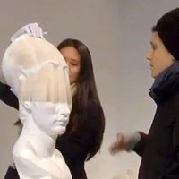 Video: Ķīnietis izgatavo papīra 'skulptūras-akordeonus'