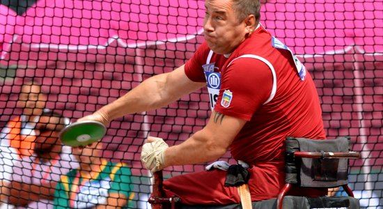 Apinis: Sidnejas paralimpiskajās spēlēs medaļu izcīnīju pēc protesta un atkārtotas medicīniskās pārbaudes