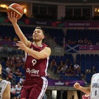 Latvijas basketbolisti neizmantoja iespēju 'lauzt' spēles gaitu, uzskata Dairis Bertāns