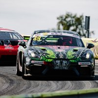 "Porsche Latvia Racing Team" debijas sacensībās finišē 1. vietā GT4 klasē