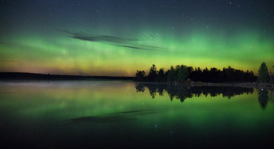 Начинается сезон северных сияний. Можно ли в Латвии ожидать таких же чудес, как весной?