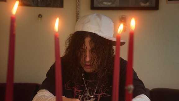 Rīgā uzstāsies zviedru reperis Bladee