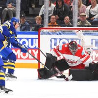 Zviedrija pēc uzvaras pār Dāniju cīnīsies par pirmo vietu Tamperes grupā