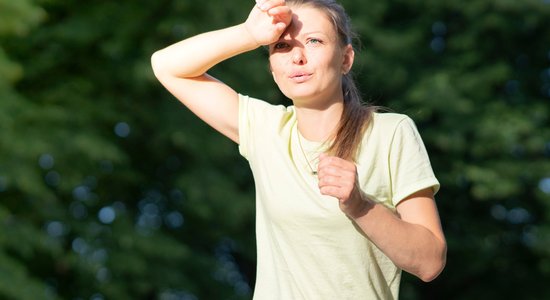 Astoņi padomi, kā skriešanu tveices laikā padarīt drošu