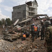 Valdība piešķir 20 tūkstošus eiro zemestrīcē cietušajai Nepālai; 300 tūkstošus - Ukrainai