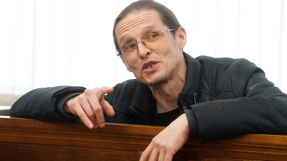 Bunkus slepkavībā apsūdzēto Krivošeju tiesās par huligānismu tiesas zālē