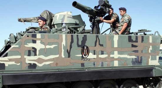 Libāna ar Ķīnas ieročiem pār robežu apkaro Sīrijas nemierniekus