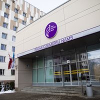 Rīgas Dzemdību namā pret Covid-19 vakcinējušies 58% mediķu