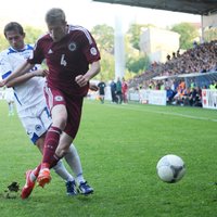 Latvijas futbola izlases aizsargs Bulvītis karjeru turpinās Šveicē
