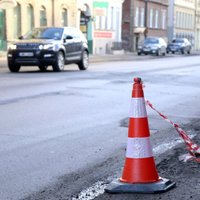 Čaka ielas atjaunošana: Rīgas dome atraida gandrīz divkārt lētāku piedāvājumu