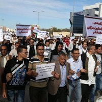 Lībijā miermīlīga demonstrācija pārvēršas asiņainā