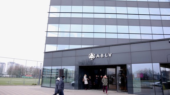 KNAB veic procesuālās darbības likvidējamajā "ABLV Bank" - 3