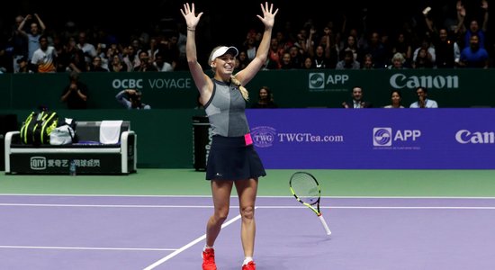 Vozņacki pirmo reizi karjerā triumfē WTA finālturnīrā