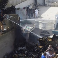 В Пакистане разбился пассажирский самолет Airbus 320. Двое пассажиров выжили