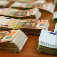Минфин: в Латвии будет и eiro, и euro