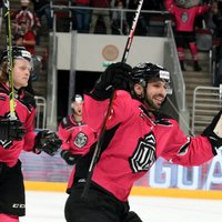 Rīgas 'Dinamo' īpašās formās pārtrauc zaudējumu sēriju pret 'Sibirj'