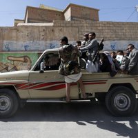 Jemenas konflikts: prezidentam lojālie spēki atsit 'Houthi' uzbrukumu Adenā