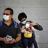 Вспышка коронавируса: китайцы скупают маски, но помогут ли они не заразиться?