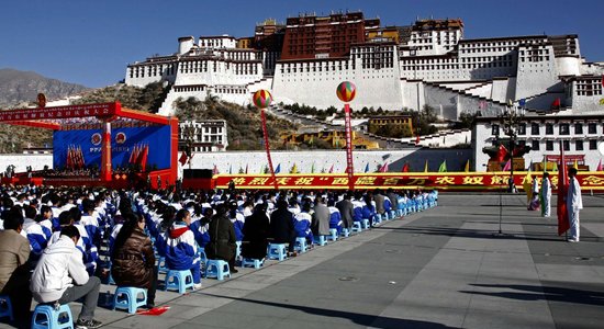 Tibeta kļūst par glīti iesaiņotu produktu, skaidro profesore