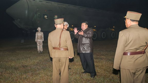 Ziemeļkoreja par draudzību ar Krieviju maksās gauži. Kā darbojas Maskavas-Phenjanas ass