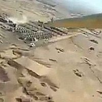 Video: Irākiešu helikopteri, mūzikai skanot, uzbrūk džihādistiem