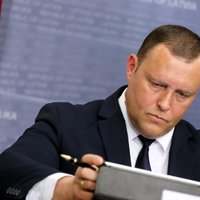 Kozlovskis izvairīgs par iespēju 'Vienotības' rindās saglabāt ministra amatu