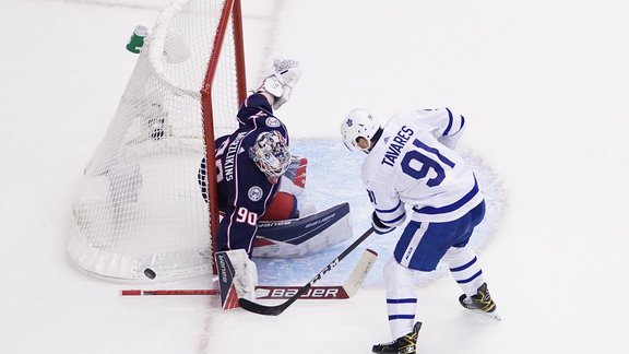 Elvis Merzlikins, hokejs, NHL, Blue Jackets, Maple Leafs