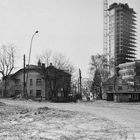 1979. gads: Top televīzijas ēka Zaķusalā un viesnīca 'Latvija', atklāj Jupitera gredzenus