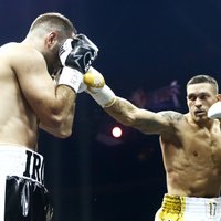 Ukraiņu bokseris Usiks kļūst par absolūto pasaules čempionu un iegūst Muhameda Ali trofeju