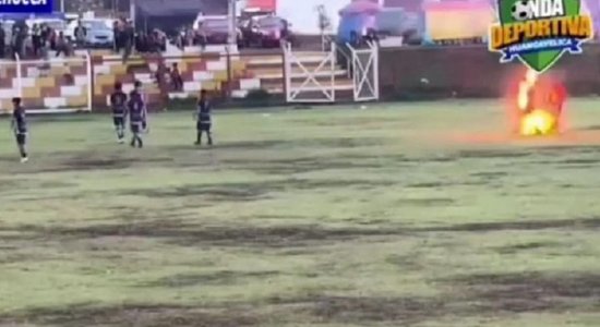 Video: Zibens mačā Peru nogalina futbolistu