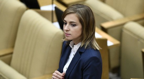 Вы наша няшенька: Поклонская сыграла "Мурку" для Урганта и Светлакова