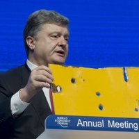 Krievijas specdienesti bez apstājas strādā pie Ukrainas destabilizācijas, norāda Porošenko