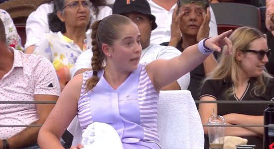 Video: Ostapenko nolamā spēles tiesnesi – 'Tu manus mačus vairs netiesāsi!'