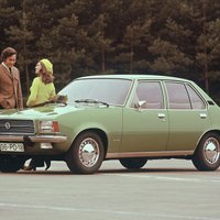 'Opel Rekord D' svin 40 gadu jubileju