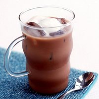 Aukstais šokolādes un kafijas dzēriens
