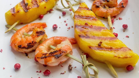 grilēts mango garneles