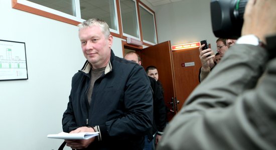 Bijušo 'Rīgas namu' vadītāju Kavacu pirms termiņa atbrīvos no cietuma