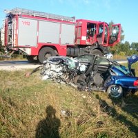 ФОТО: Авария на шоссе Рига-Бауска - пострадавшие чудом выжили